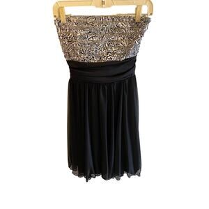 Studio Y Black/White Fit & Flare Short Strapless Dress Size M